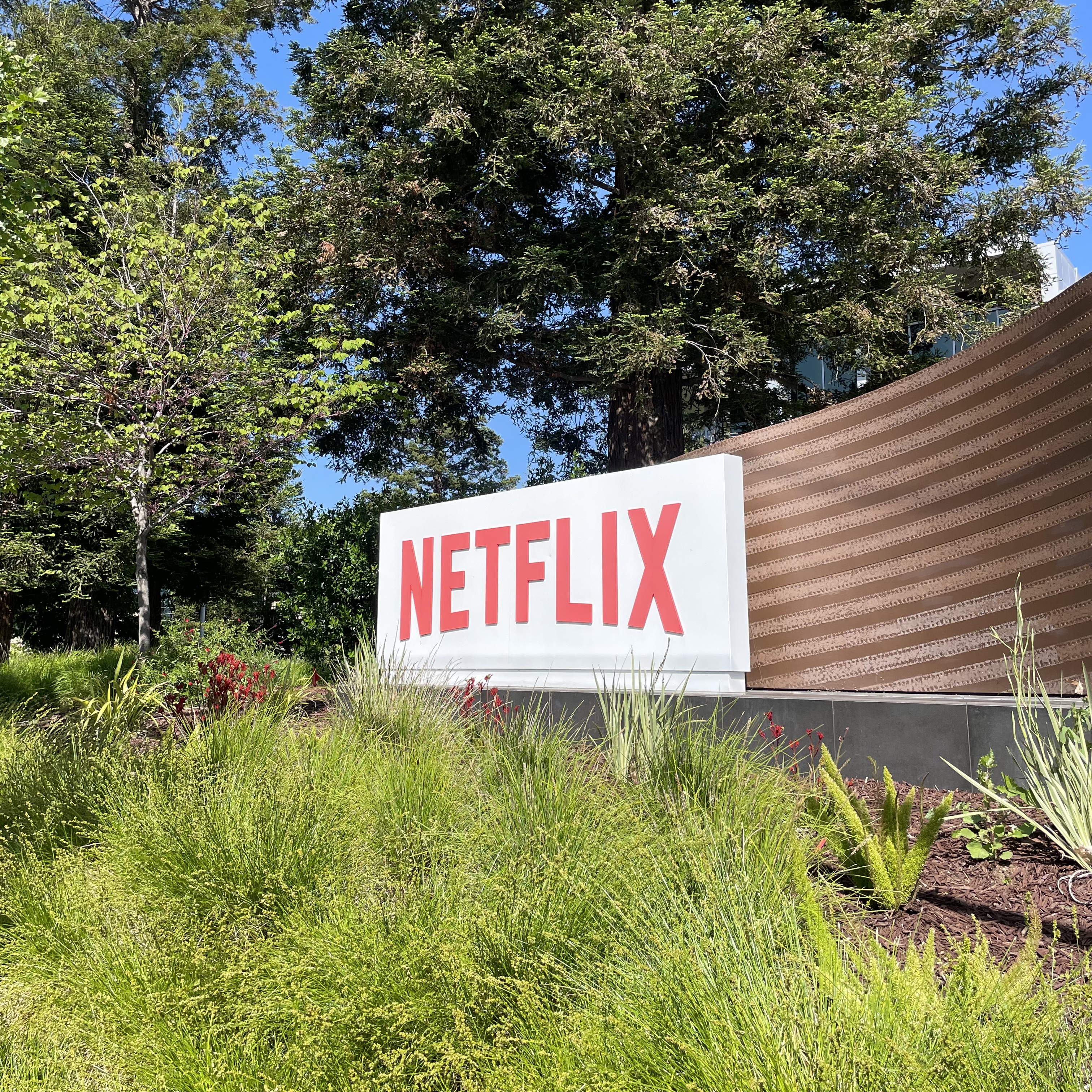 netflix-sign